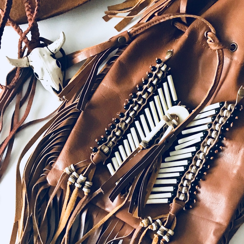 ❤️SOLD❤️Leather Fringe Beaded Crossbody Boho Bag - Picture 4 of 8